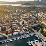 By Guide Vila Blato (Korcula)
