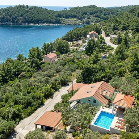 By Guide Vila Blato (Korcula)