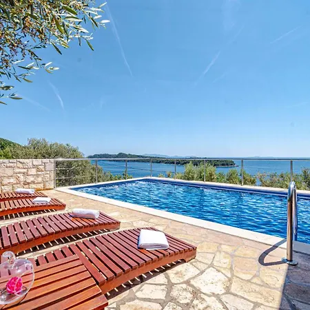 Vila By Guide *